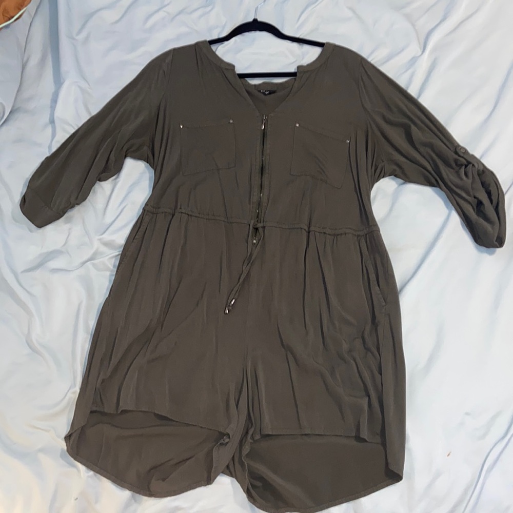 Torrid 2. Shorts romper, quarter sleeve. Functional half zipper
